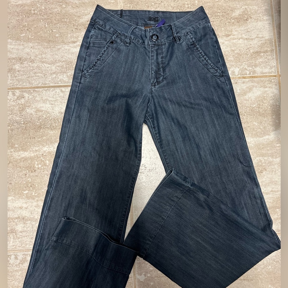 💙💙EUC- JAG STRETCH FLARE JEANS SZ 4💙💙